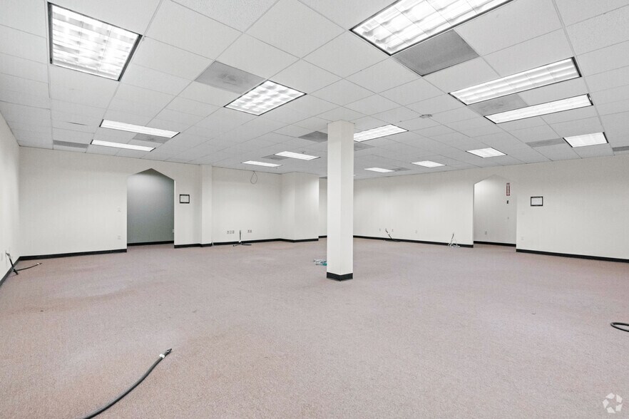 More Photos Of 11302 Tanner Rd, Houston Office For Lease