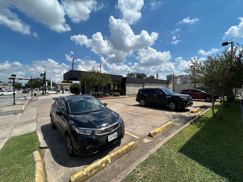 More Photos Of 5300 Kirby Dr, Houston Restaurant For Lease