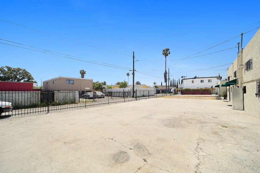 More Photos Of 8872 S Vermont Ave, Los Angeles Land For Lease