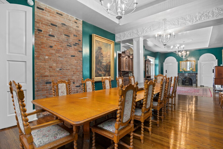 More Photos Of 403 E Adams St, Sandusky Hospitality For Sale