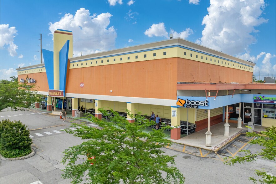 More Photos Of 4500-4698 NW 183rd St, Miami Gardens Storefront For Lease