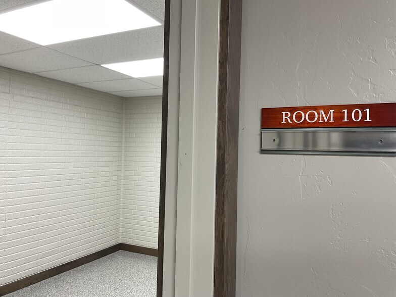 More Photos Of 6991 Township Road 654, Millersburg Office Residential For Lease