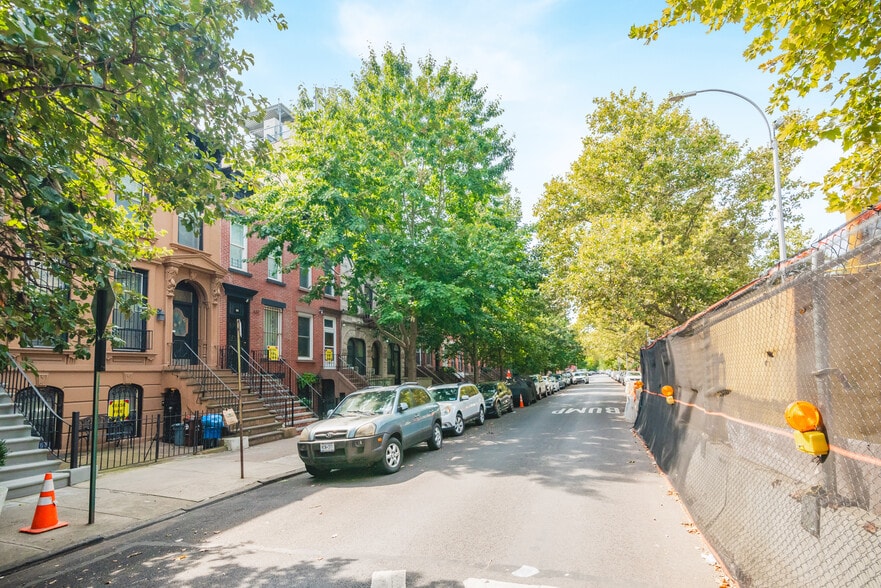 More Photos Of 328 Madison St, Brooklyn Apartments For Sale