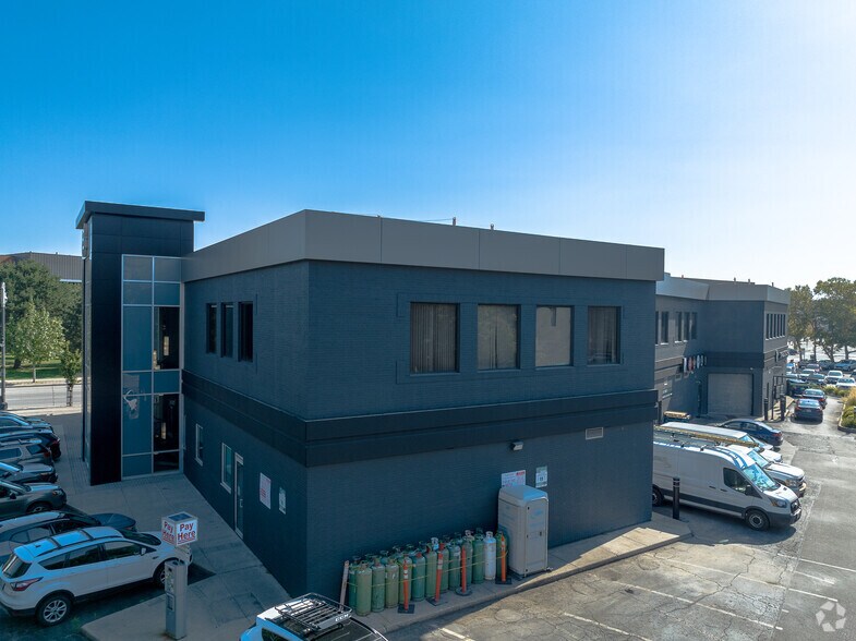 More Photos Of 151 York Blvd, Hamilton Office For Lease