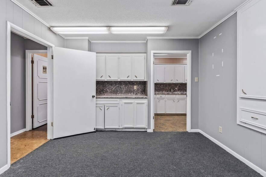 More Photos Of 1911 22nd St, Huntsville Medical For Lease