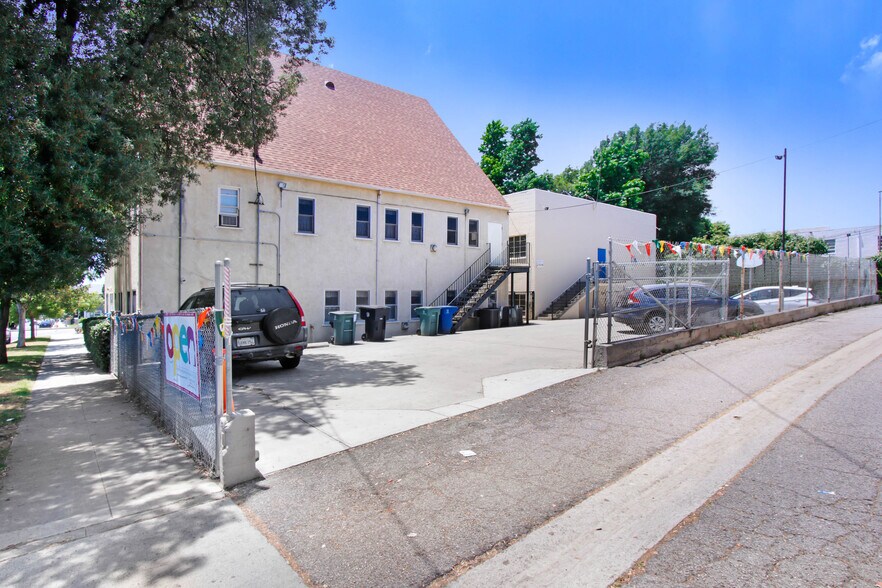 More Photos Of 724 S Glenoaks Blvd, Burbank Religious Facility For Sale
