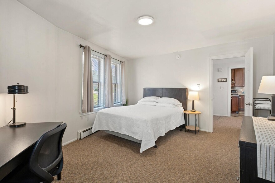 More Photos Of 22 Crescent St, Grand Rapids Apartments For Sale