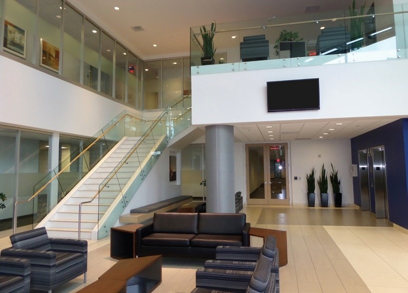 More Photos Of 2700 W Frye Rd, Chandler Medical For Lease