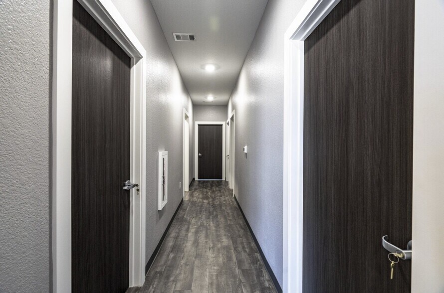 More Photos Of 800 Bonaventure Way, Sugar Land Unknown For Lease