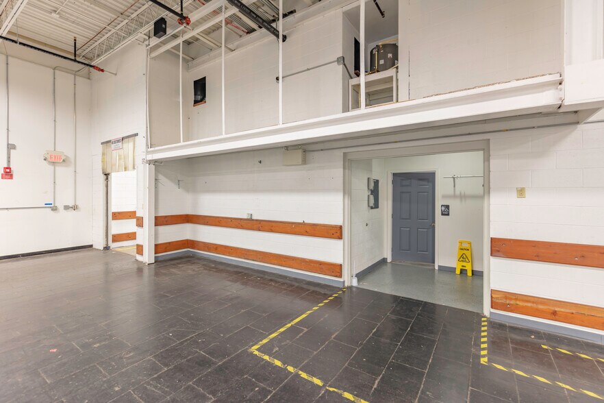 More Photos Of 1818 Milton Ave, Janesville Freestanding For Lease