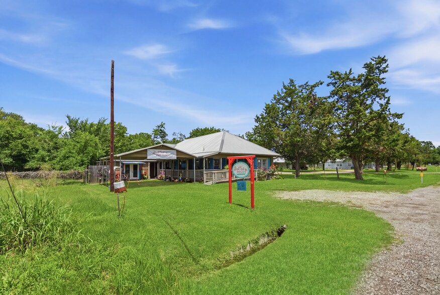 More Photos Of 9282 State Highway 75 S, New Waverly Freestanding For Sale