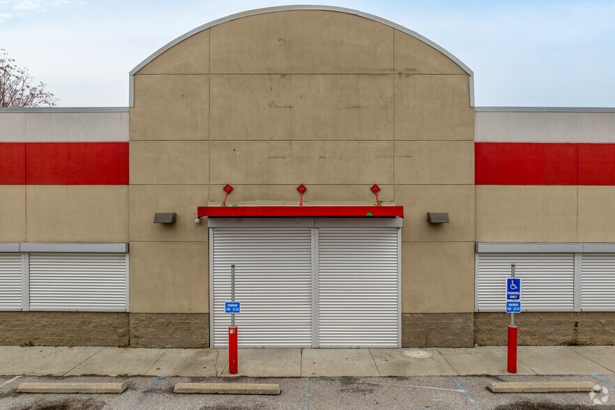 More Photos Of 580 Vernon Odom Blvd, Akron Freestanding For Lease