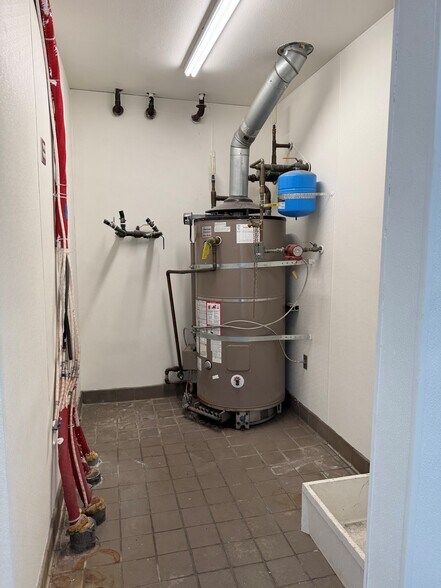 More Photos Of 13612 Newport Ave, Tustin Restaurant For Lease