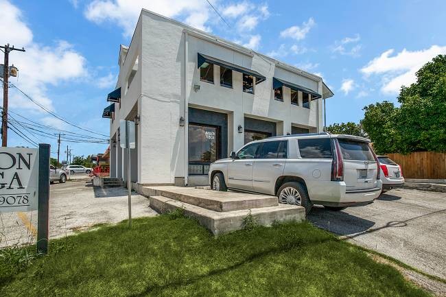 More Photos Of 250 W Olmos Dr, San Antonio Storefront Retail Office For Lease