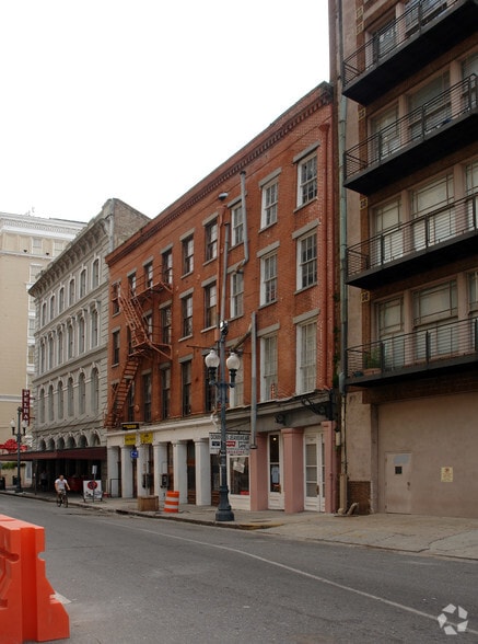 More Photos Of 212 Magazine St, New Orleans Storefront Retail Residential For Lease