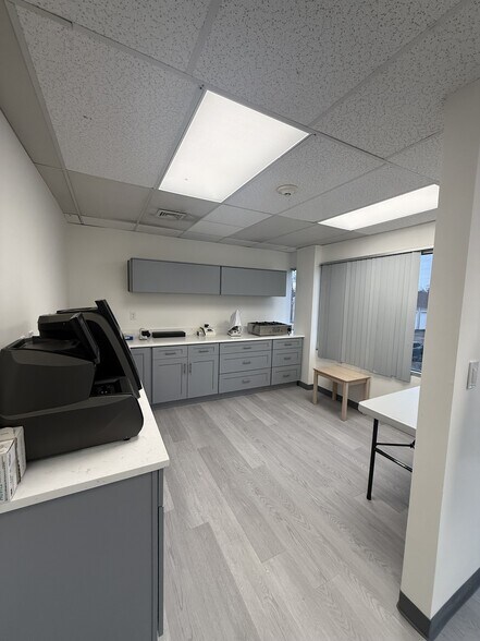 More Photos Of 37 Soundview Rd, Guilford Medical For Lease