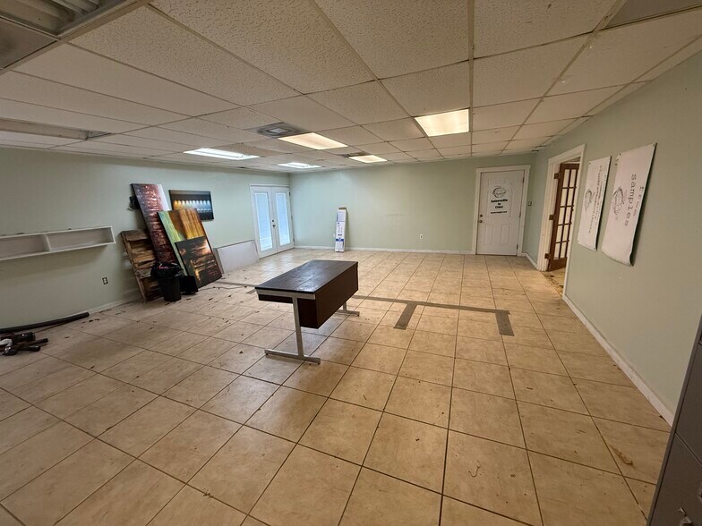More Photos Of 1995 NE 31st Ave, Gainesville Warehouse For Lease