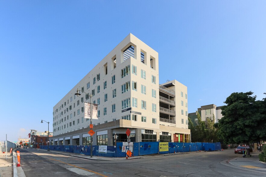 More Photos Of 107 S Hewitt St, Los Angeles Apartments For Lease