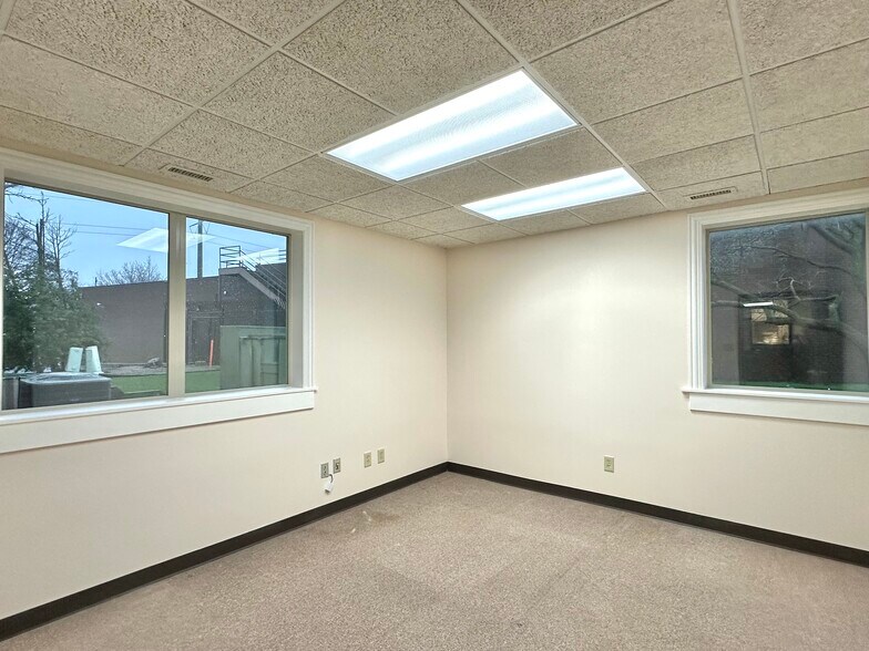 More Photos Of 55 E 86th Ave, Merrillville Office For Sale