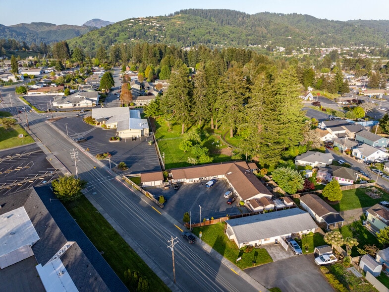More Photos Of 542 Pacific Ave, Brookings Multifamily For Sale