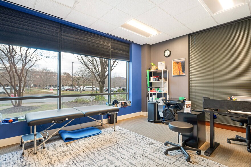 More Photos Of 600 Peter Jefferson Pky, Charlottesville Medical For Sale