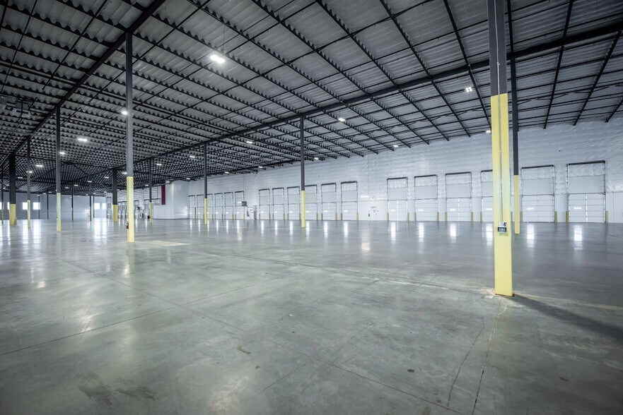 More Photos Of 8349 E Pecos Rd, Mesa Warehouse For Lease