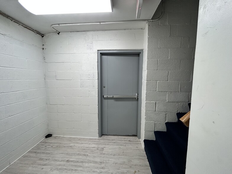 More Photos Of 1101 Ivy Hill Rd, Philadelphia Light Distribution For Lease