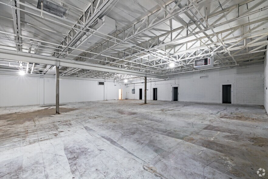 More Photos Of 240 State Rt 17 S, Lodi Warehouse For Lease
