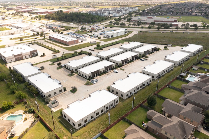 More Photos Of 8118 Fry Rd, Cypress Medical For Lease