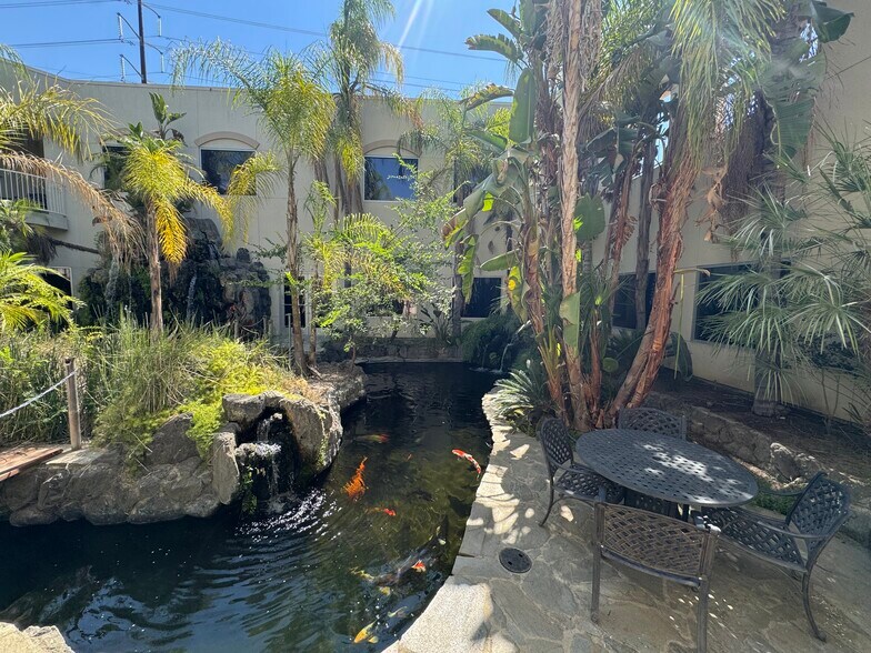 More Photos Of 3955 Coffee Rd, Bakersfield Office For Lease