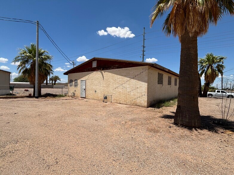 More Photos Of 419 E Alsdorf Rd, Eloy Warehouse For Sale