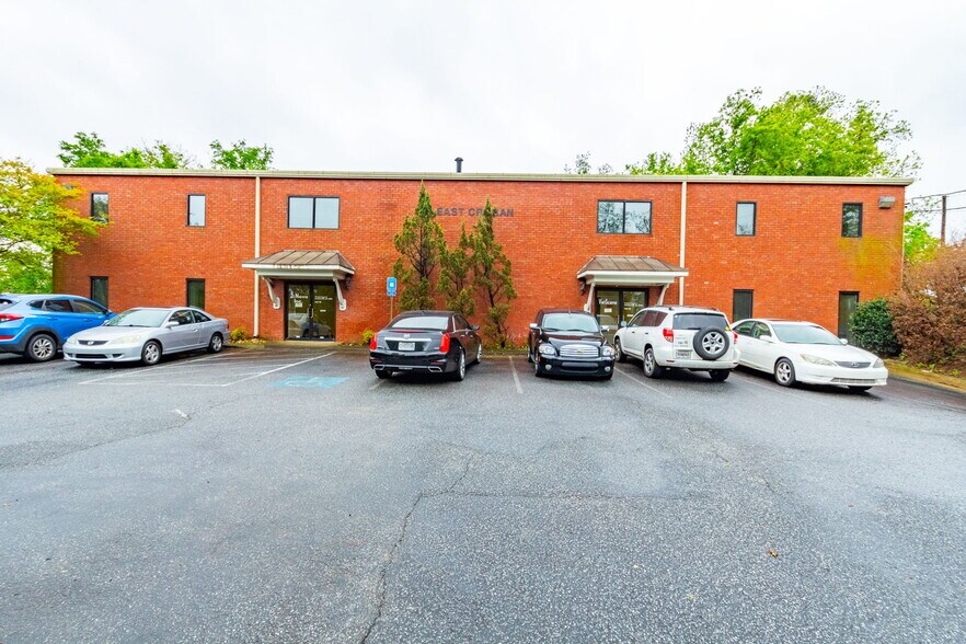 More Photos Of 94 E Crogan St, Lawrenceville Office For Lease