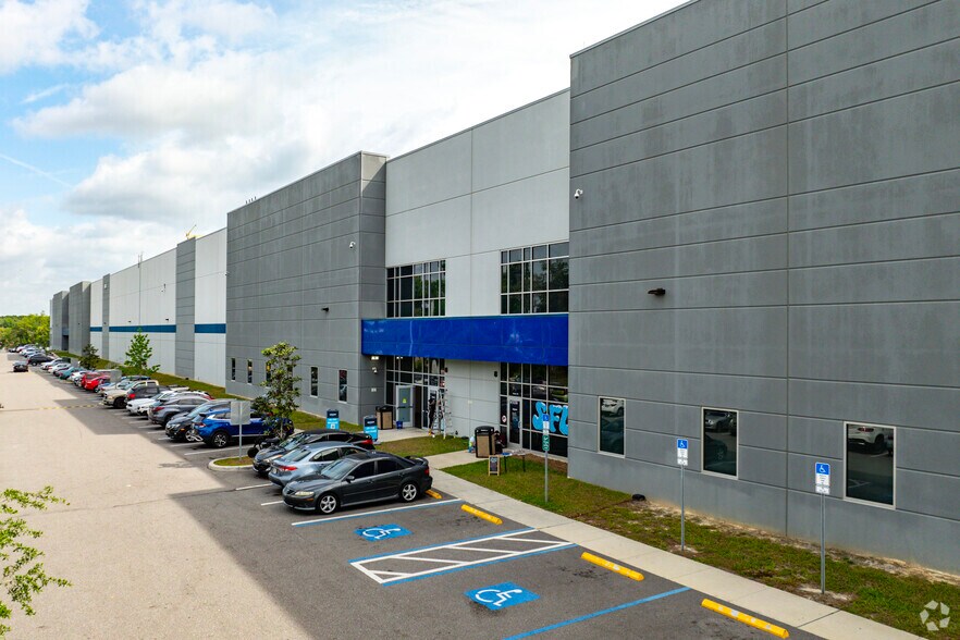 More Photos Of 6337 Mango Rd, Seffner Distribution For Lease