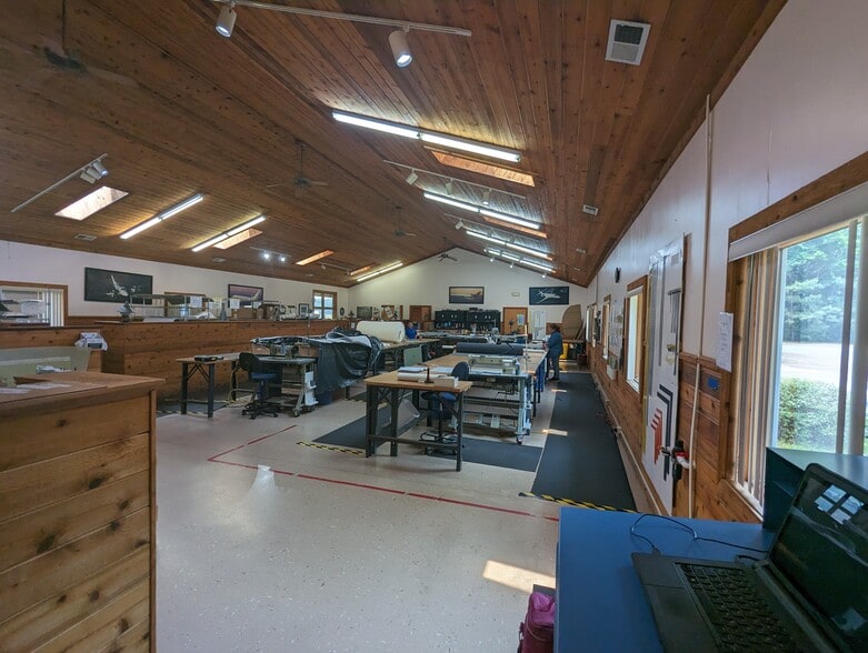 More Photos Of 18321 Parkway, Melfa Light Manufacturing For Sale