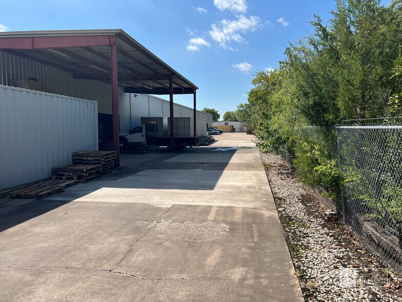 More Photos Of 2525 Minnis Dr, Haltom City Industrial For Sale