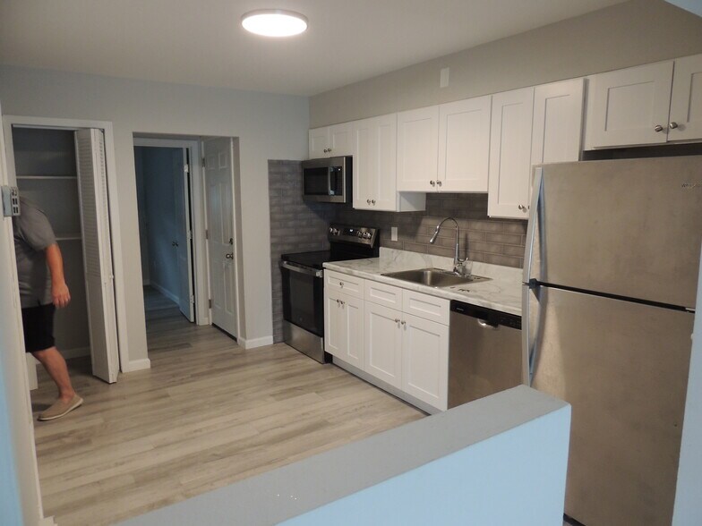 More Photos Of 2350-2358 Mccausland Ave, Saint Louis Apartments For Sale