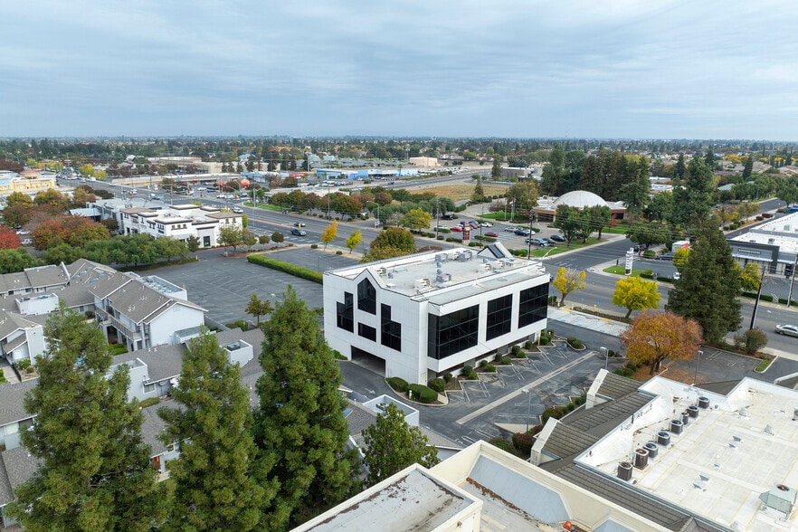 More Photos Of 1501 Oakdale Rd, Modesto Medical For Lease