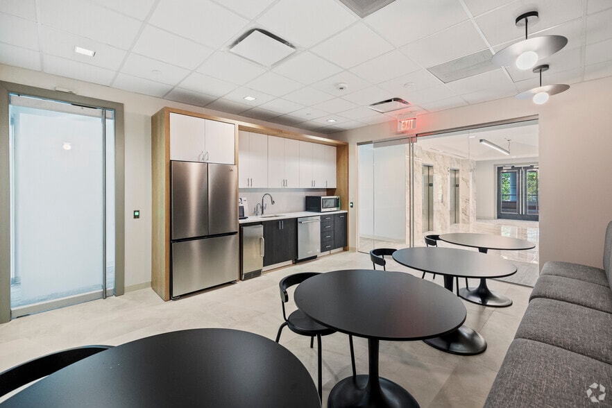 More Photos Of 21 Church St, Rockville Office For Lease