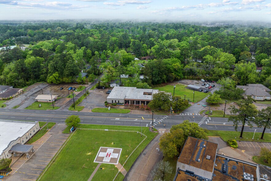 More Photos Of 1306 W Frank Ave, Lufkin Medical For Sale
