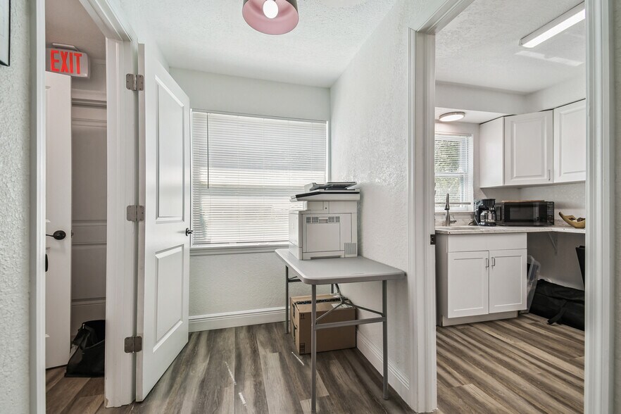 More Photos Of 5445 6th St, Zephyrhills Medical For Sale