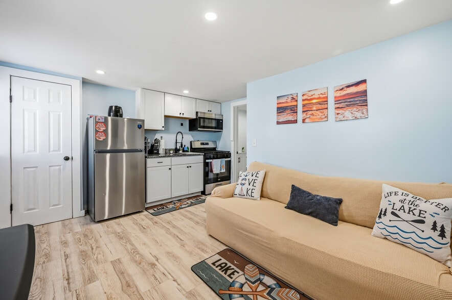 More Photos Of 5214 Old Lake Rd, Geneva Apartments For Sale