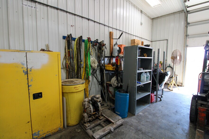 More Photos Of 5640 44th Ave S, Clinton Industrial For Sale