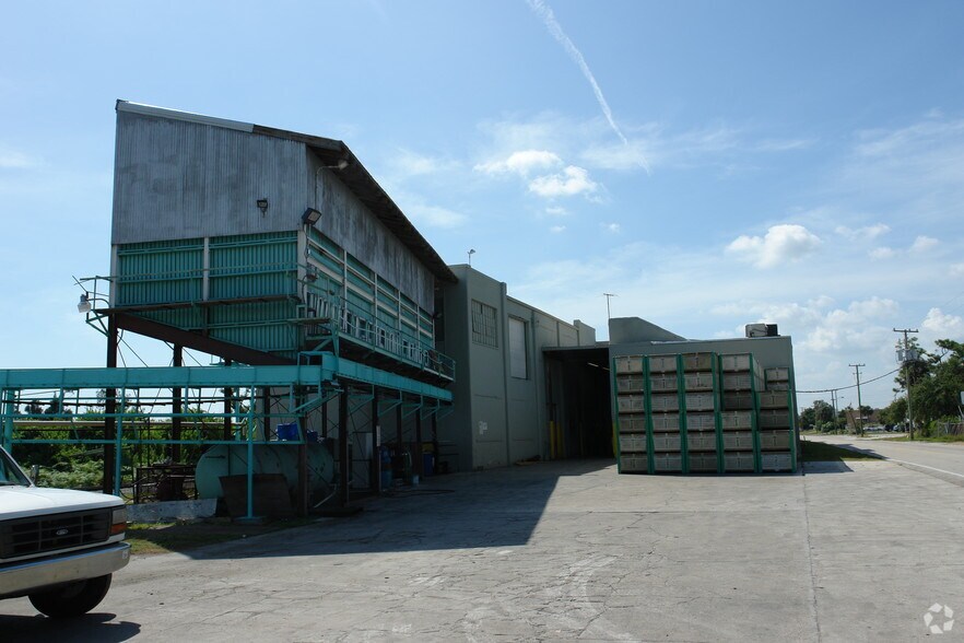 More Photos Of 2130 N Old Dixie Hwy, Fort Pierce Warehouse For Sale