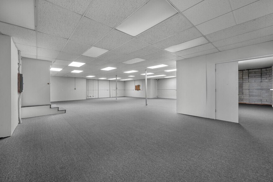 More Photos Of 23950 Madison St, Torrance Warehouse For Lease