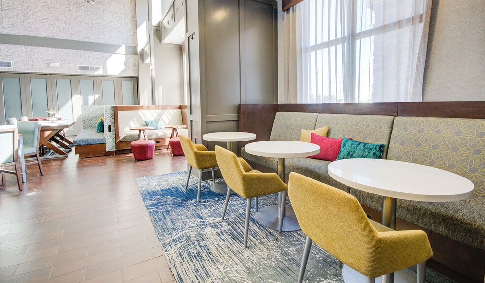 More Photos Of 4617 7th St, Bay City Hotel For Sale