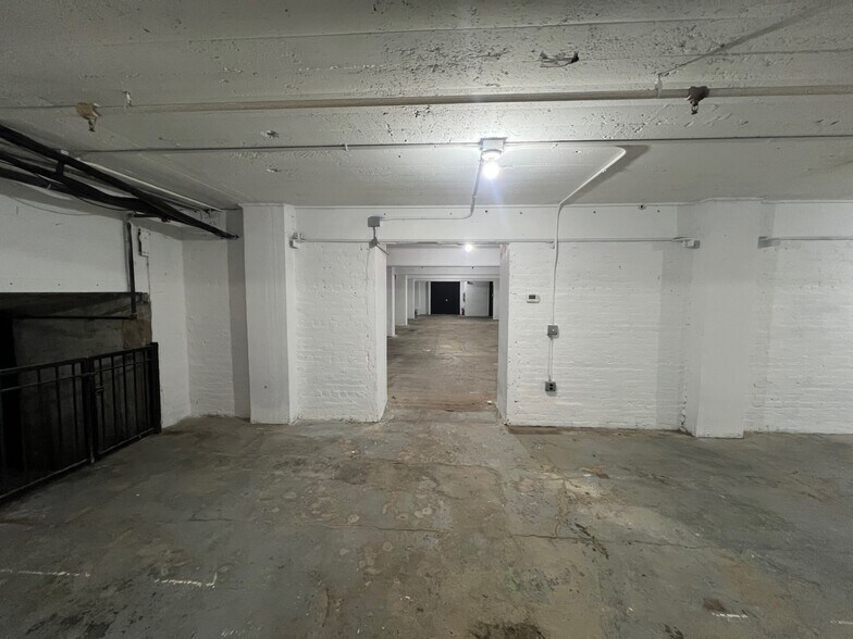 More Photos Of 190 Christopher Columbus Dr, Jersey City Office Residential For Lease