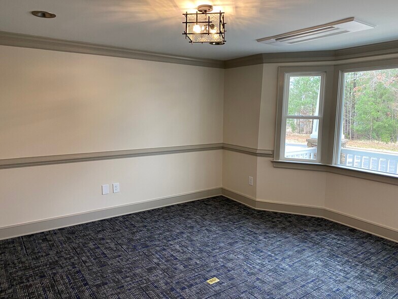 More Photos Of 126 Snapdragon Ct, Chapin Medical For Lease