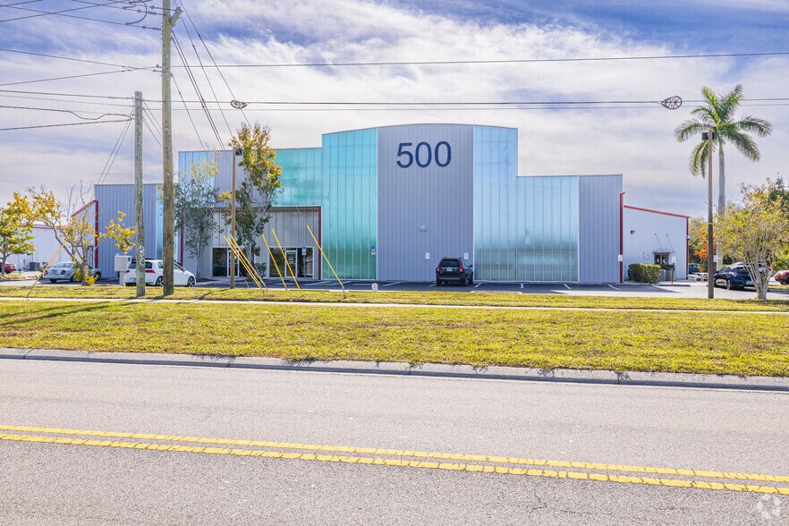 More Photos Of 600 Tallevast Rd, Sarasota Light Manufacturing For Lease