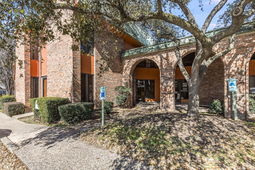 More Photos Of 12989 Jupiter Rd, Dallas Medical For Sale