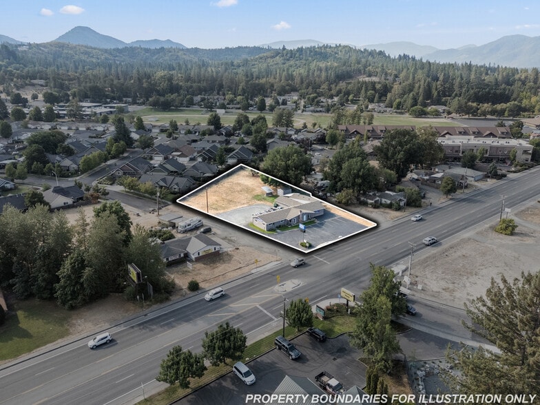 More Photos Of 1777 Williams Hwy, Grants Pass Flex For Sale